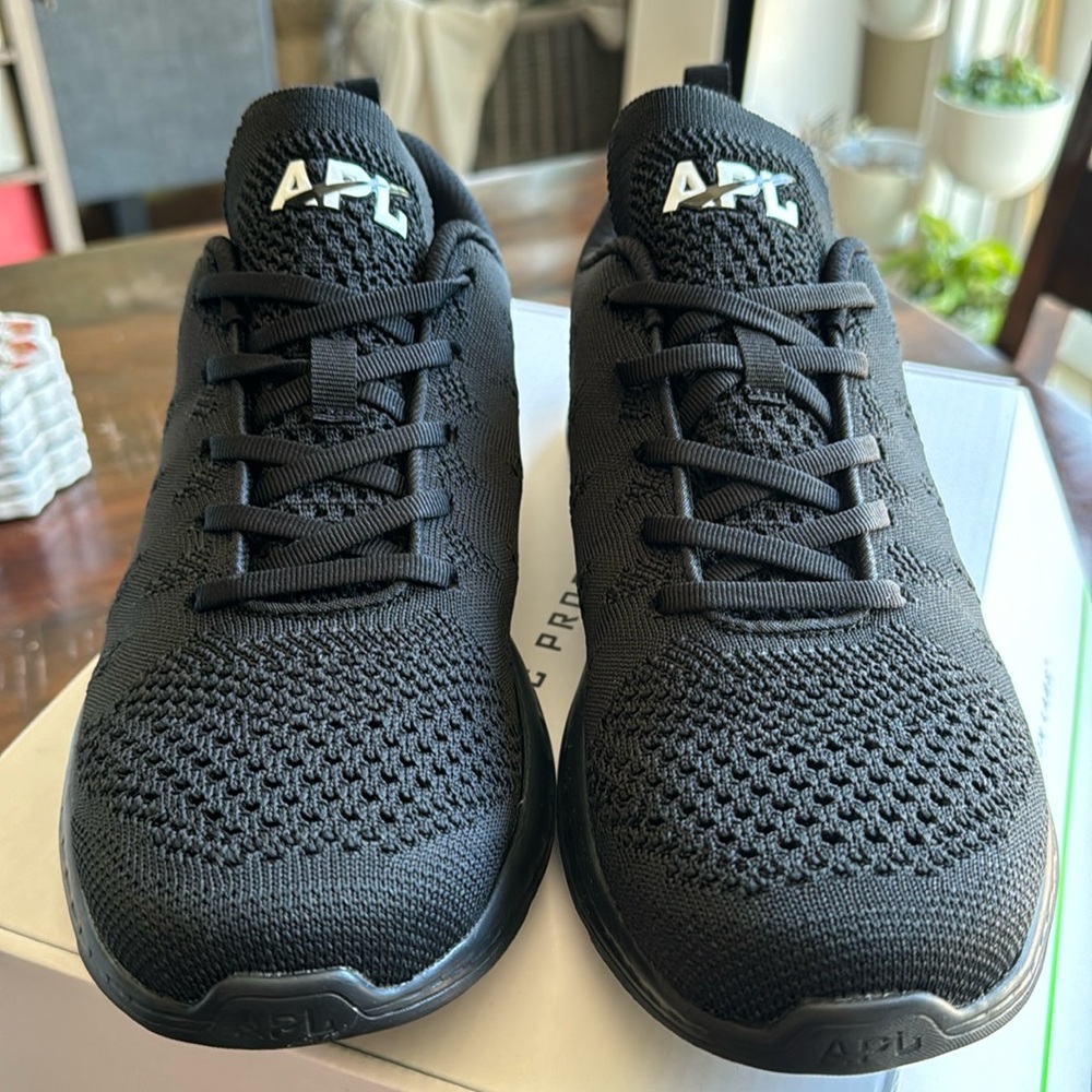 APL techloom pro sneaker